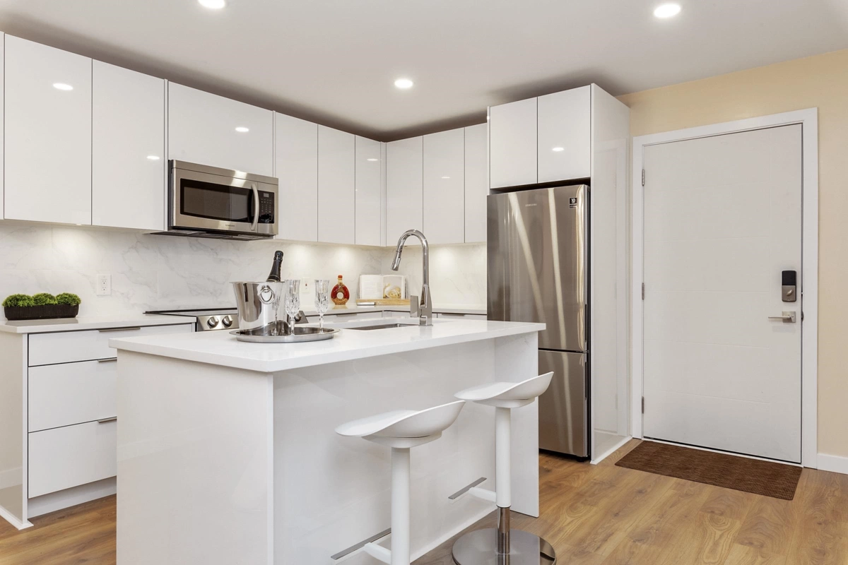 Family Room Photo of 409 15739 Fraser Highway, Surrey, BC