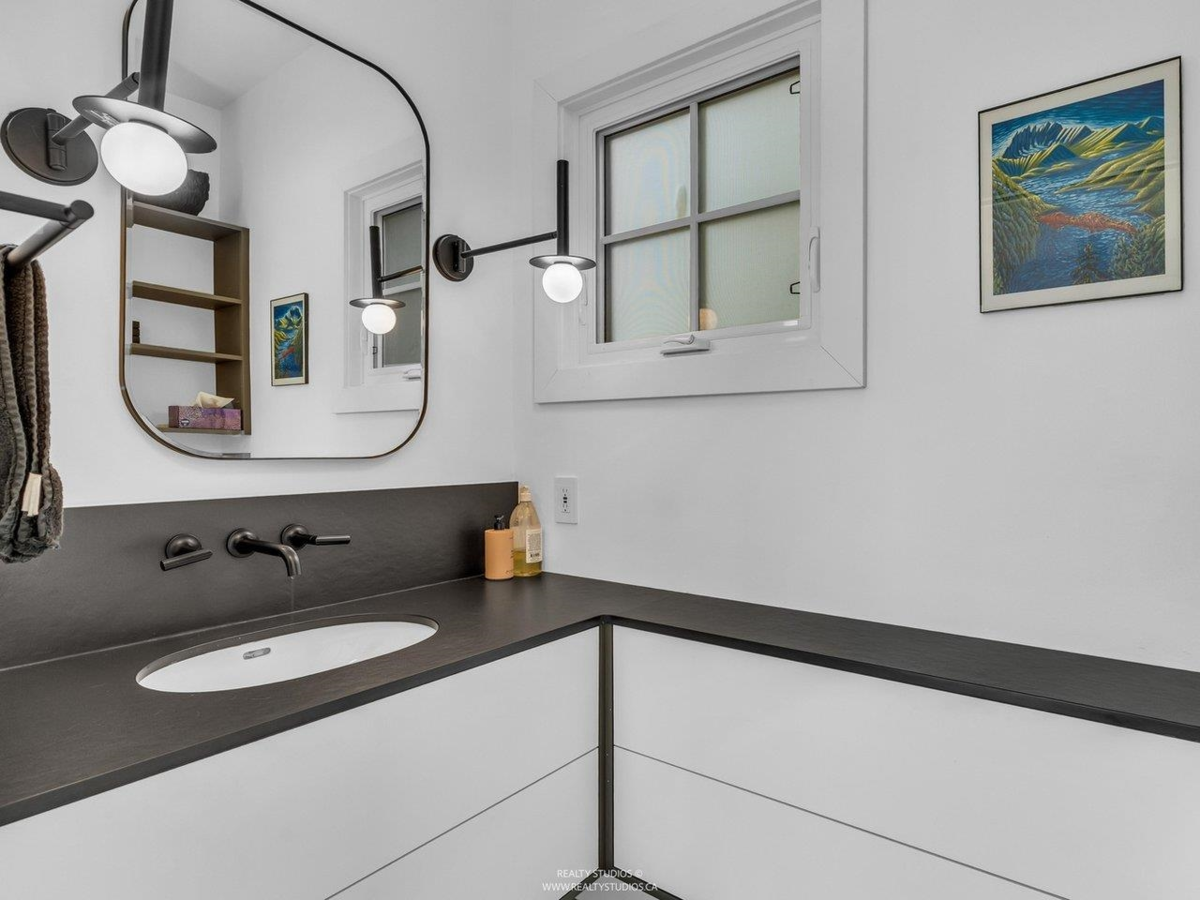 Aerial View of 141 Alexander Street, Vancouver, BC