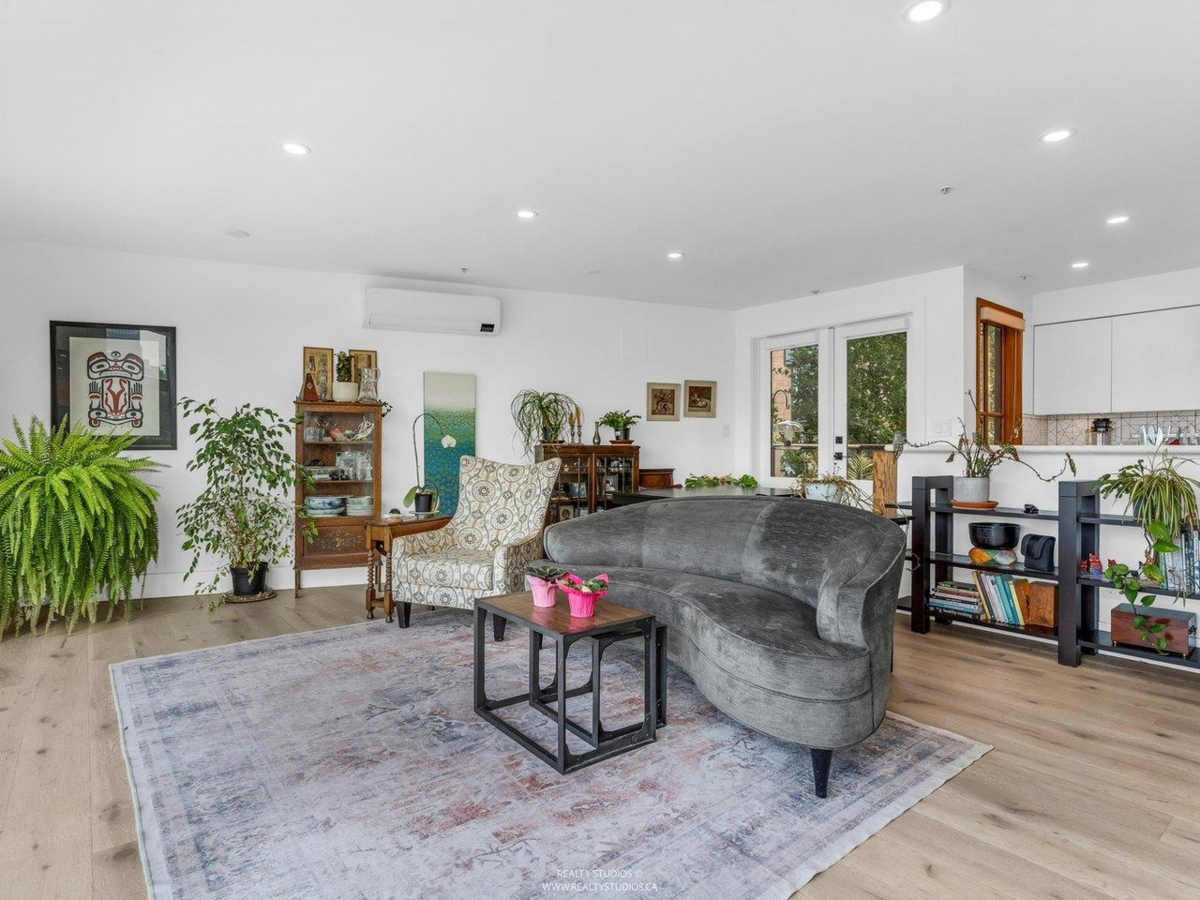 Bedroom 3 Photo of 141 Alexander Street, Vancouver, BC