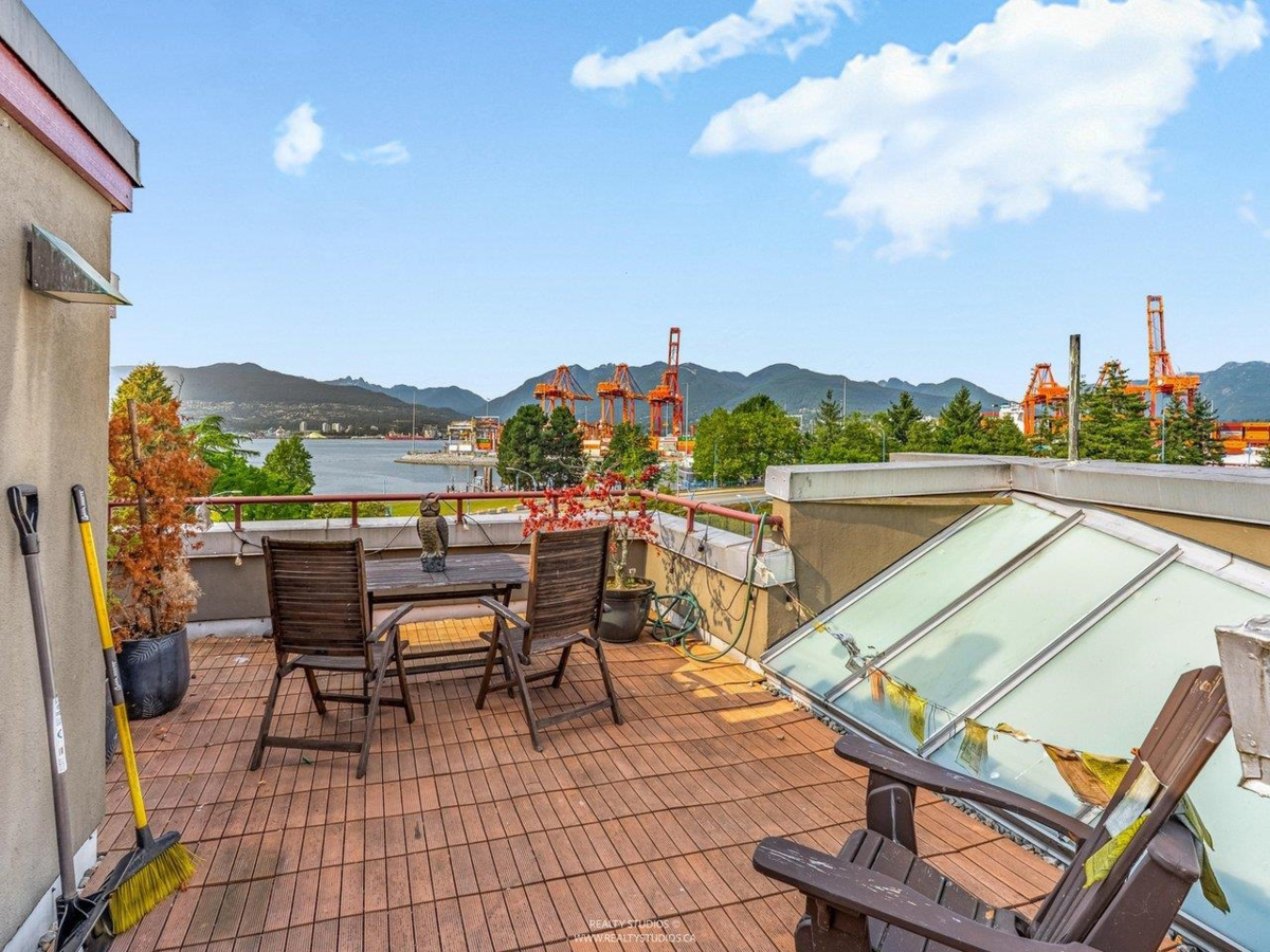 Exterior Rear Photo of 141 Alexander Street, Vancouver, BC