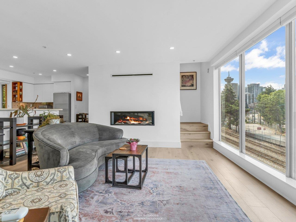 Guest Bathroom Photo of 141 Alexander Street, Vancouver, BC