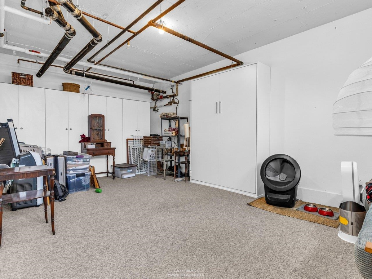 Neighborhood Park Photo Near 141 Alexander Street, Vancouver, BC