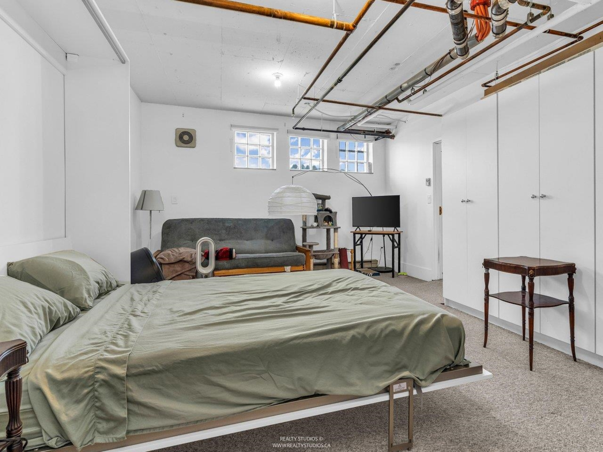 Street View Photo of 141 Alexander Street, Vancouver, BC