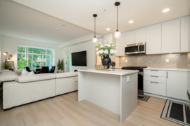 608 3528 146a Street, Surrey, BC