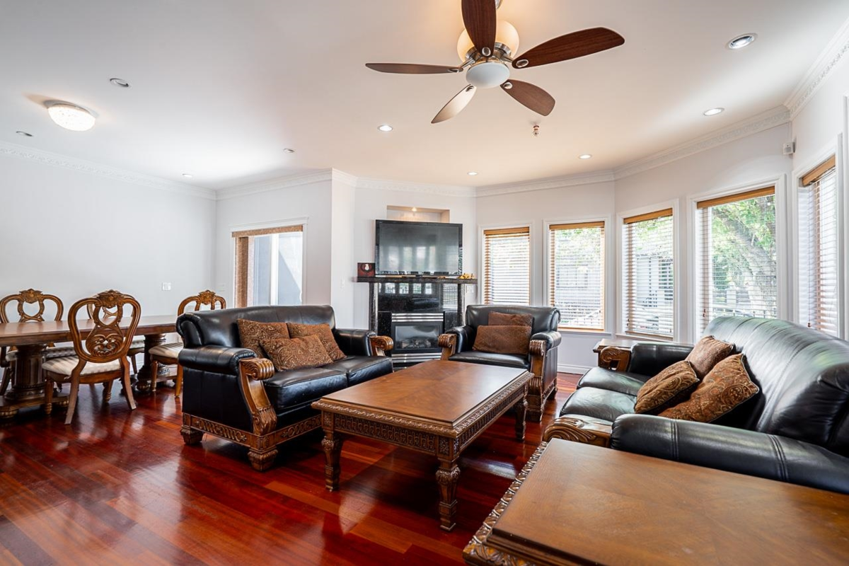 Dining Area Photo of 1306 E 60 Avenue, Vancouver, BC