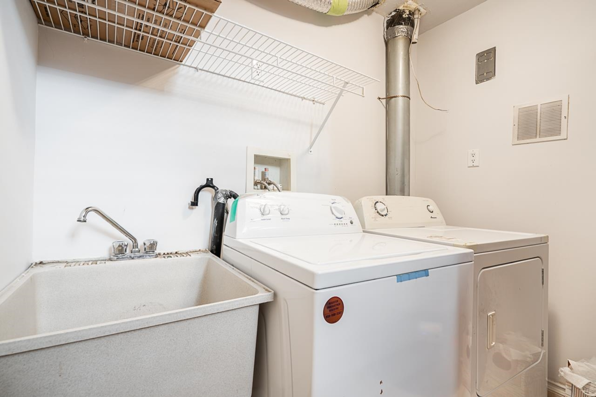 Garage Interior Photo of 1306 E 60 Avenue, Vancouver, BC