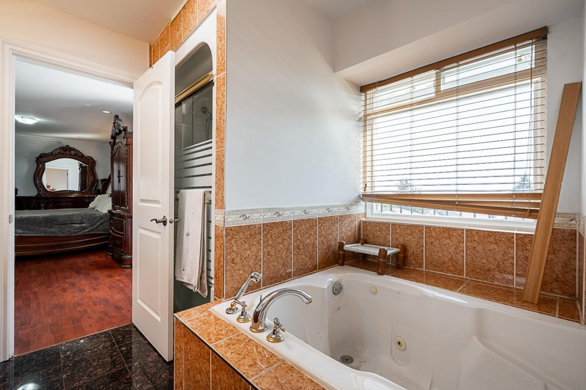 Laundry Room Photo of 1306 E 60 Avenue, Vancouver, BC