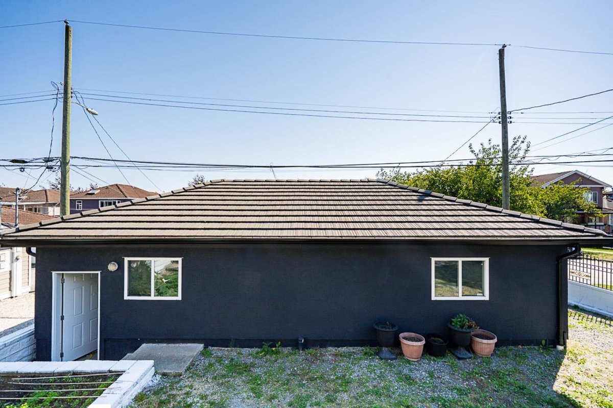 Outdoor Deck Photo of 1306 E 60 Avenue, Vancouver, BC