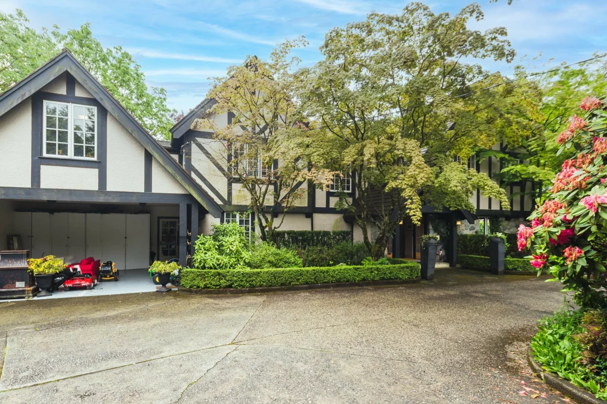 Backyard Photo of 1850 Mathers Avenue, West Vancouver, BC