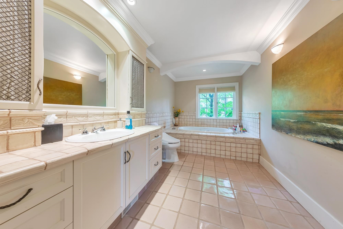 Bedroom 4 Photo of 1850 Mathers Avenue, West Vancouver, BC