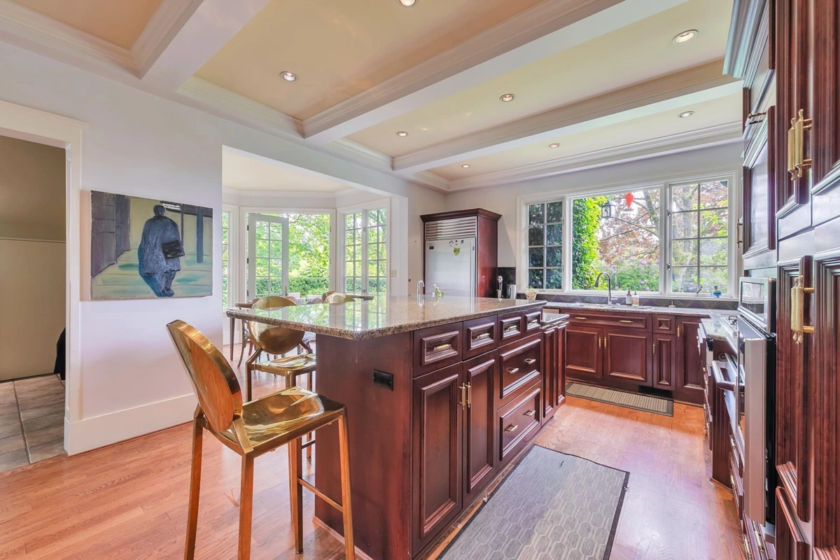 Breakfast Nook Photo of 1850 Mathers Avenue, West Vancouver, BC