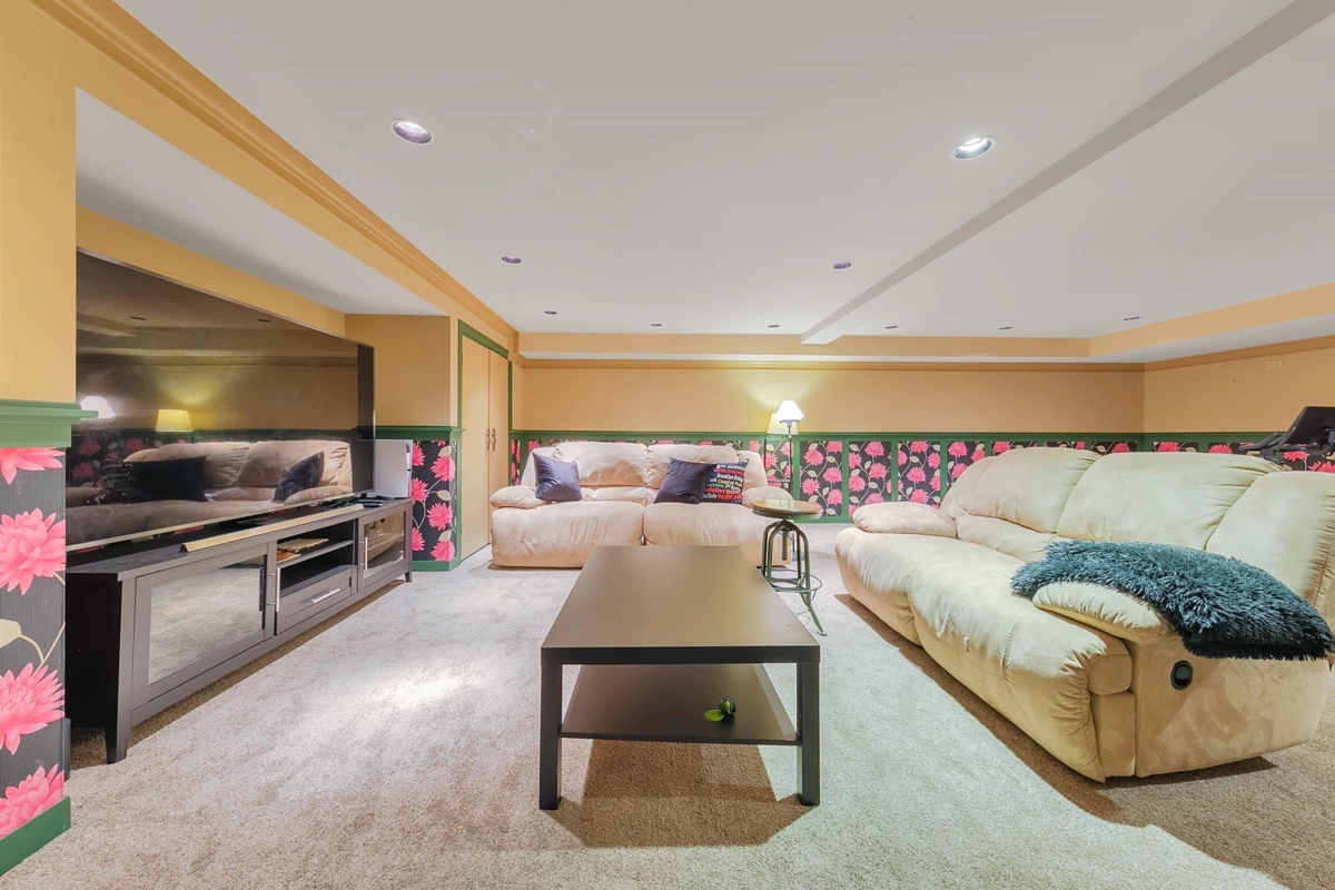 Mudroom Photo of 1850 Mathers Avenue, West Vancouver, BC