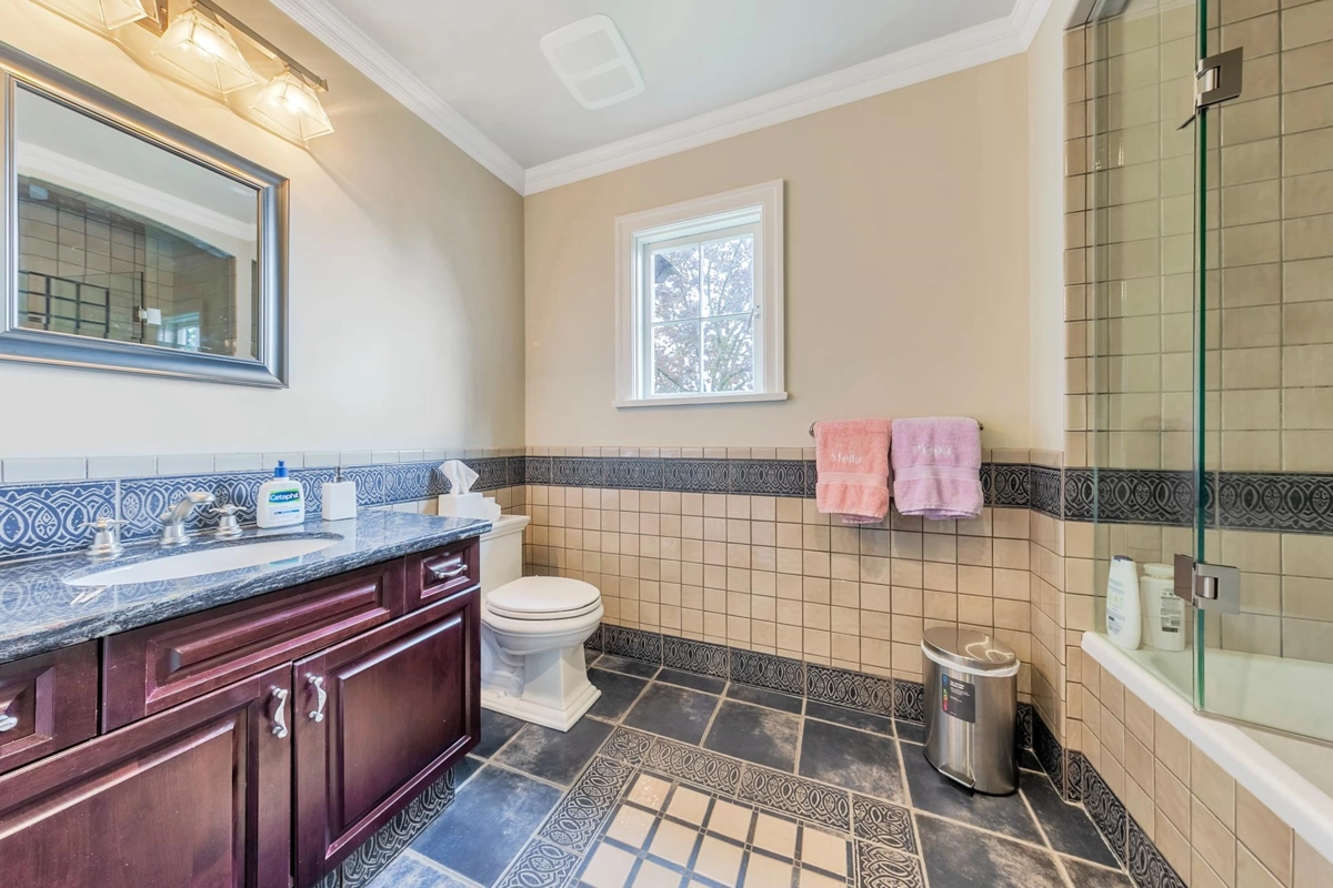 Office / Den Photo of 1850 Mathers Avenue, West Vancouver, BC