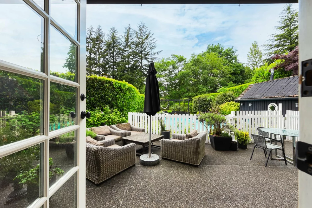 Outdoor Deck Photo of 1850 Mathers Avenue, West Vancouver, BC