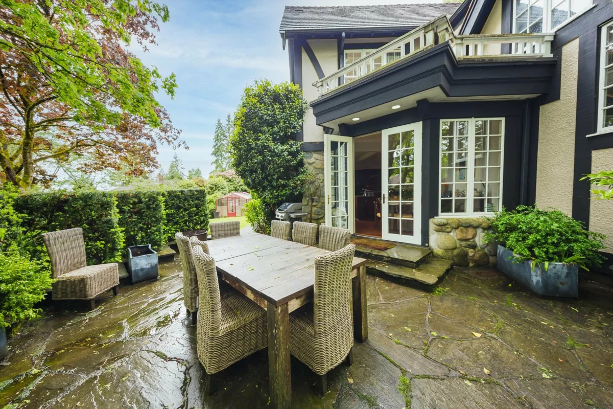 Outdoor Kitchen Photo of 1850 Mathers Avenue, West Vancouver, BC