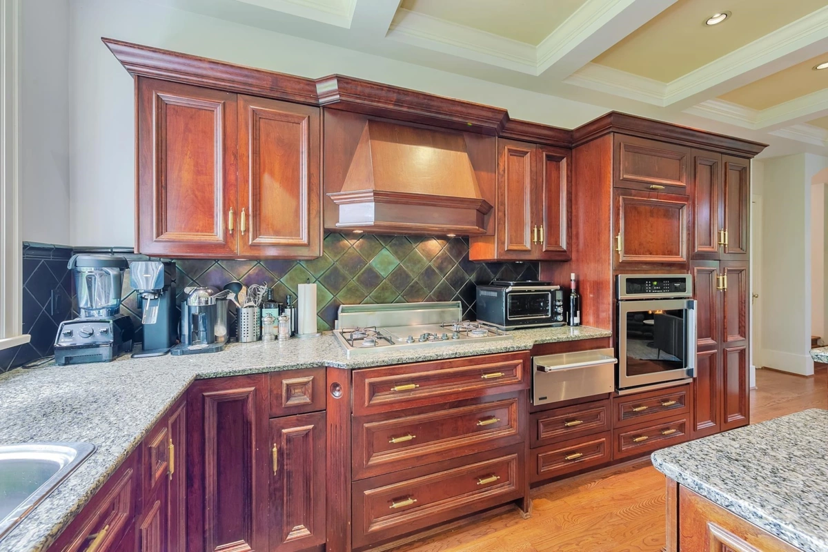 Pantry Photo of 1850 Mathers Avenue, West Vancouver, BC