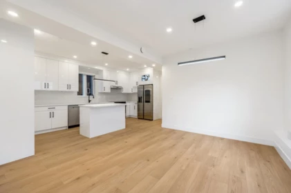 Dining Area Photo of 2 3096 Vanness Avenue, Vancouver, BC