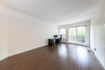 Kitchen Photo of 308 19830 56 Avenue, Langley, BC