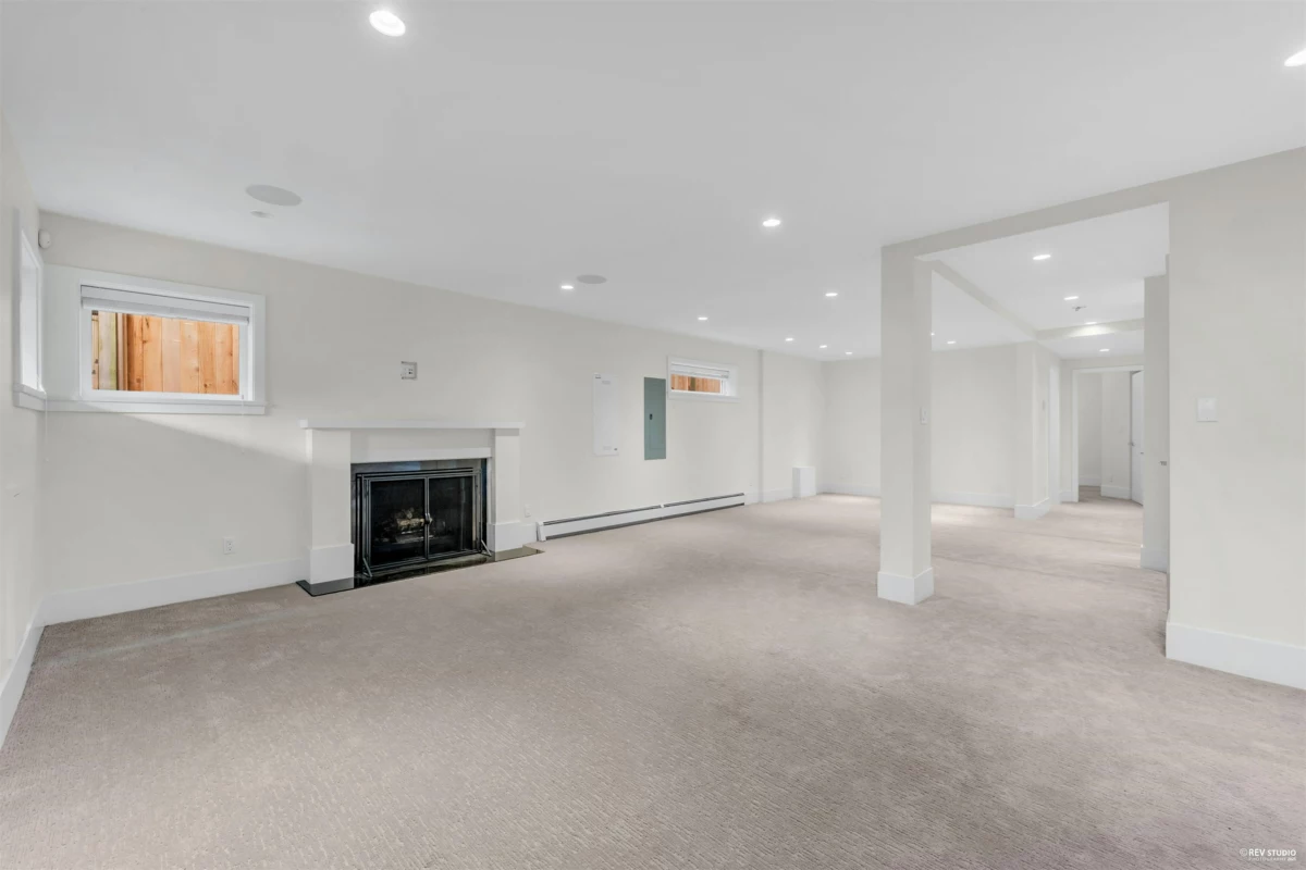 Front Yard Photo of 1251 Clyde Avenue, West Vancouver, BC