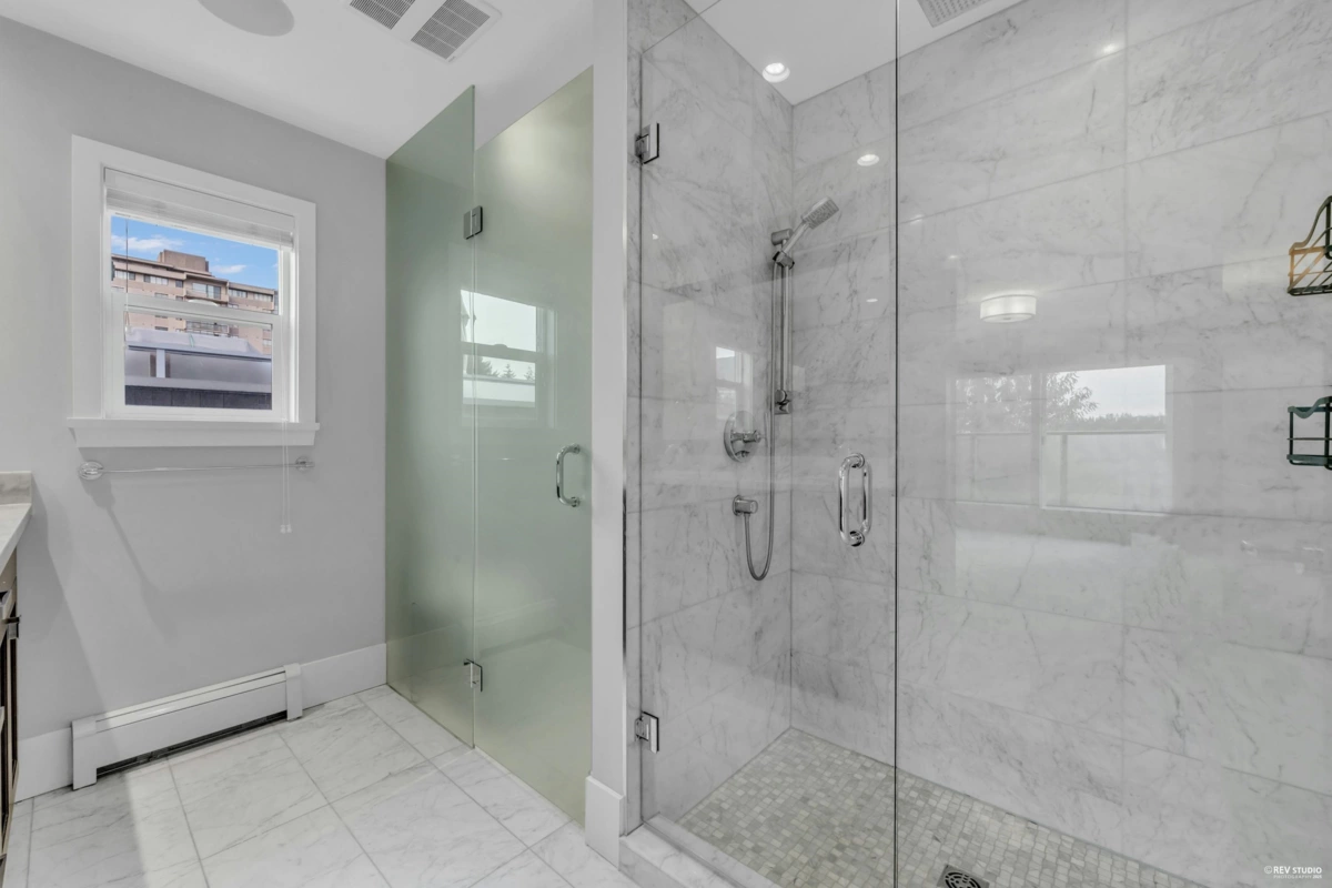 Hallway Photo of 1251 Clyde Avenue, West Vancouver, BC