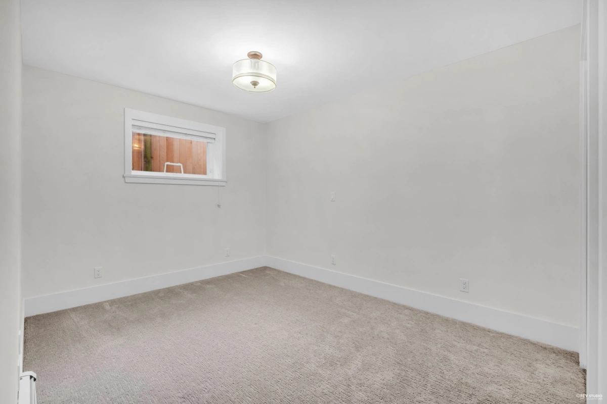 Hot Tub / Spa Photo of 1251 Clyde Avenue, West Vancouver, BC