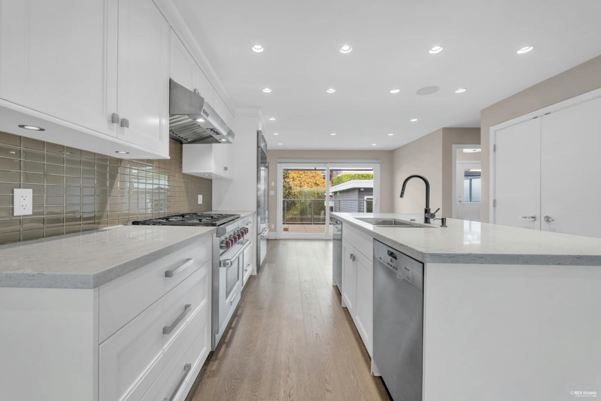 Primary Bathroom Photo of 1251 Clyde Avenue, West Vancouver, BC