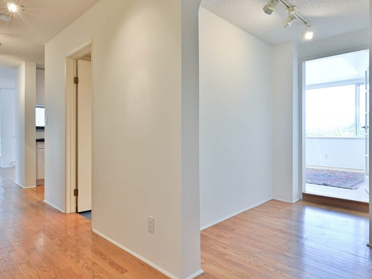 Entry Foyer Photo of 604 1508 Mariner Walk, Vancouver, BC