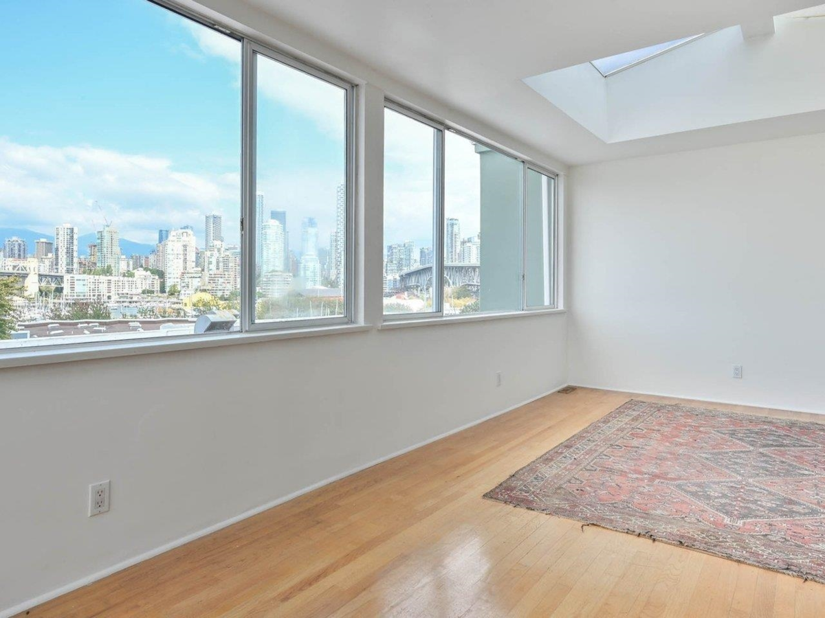 Laundry Room Photo of 604 1508 Mariner Walk, Vancouver, BC