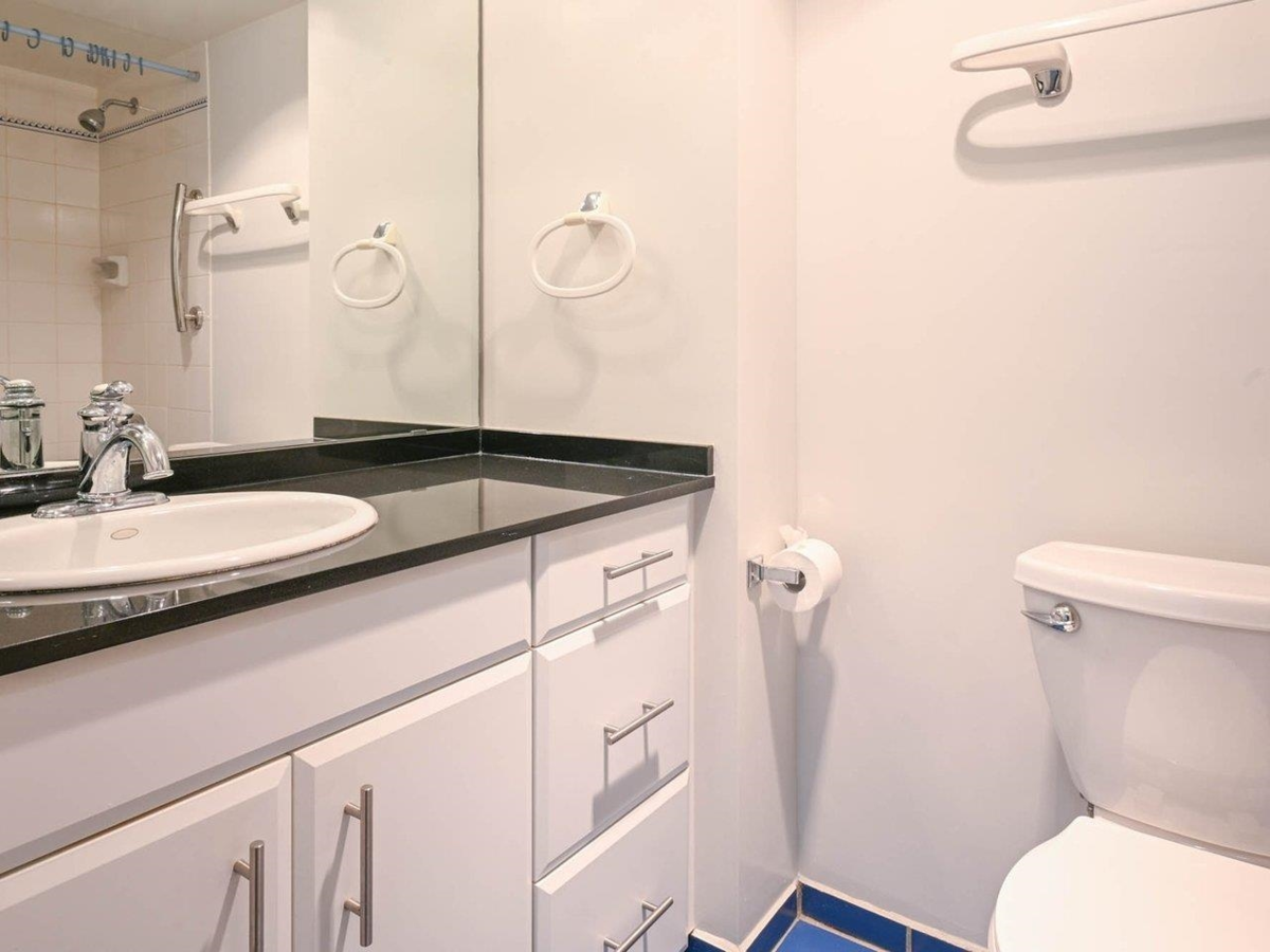 Loft / Bonus Room Photo of 604 1508 Mariner Walk, Vancouver, BC