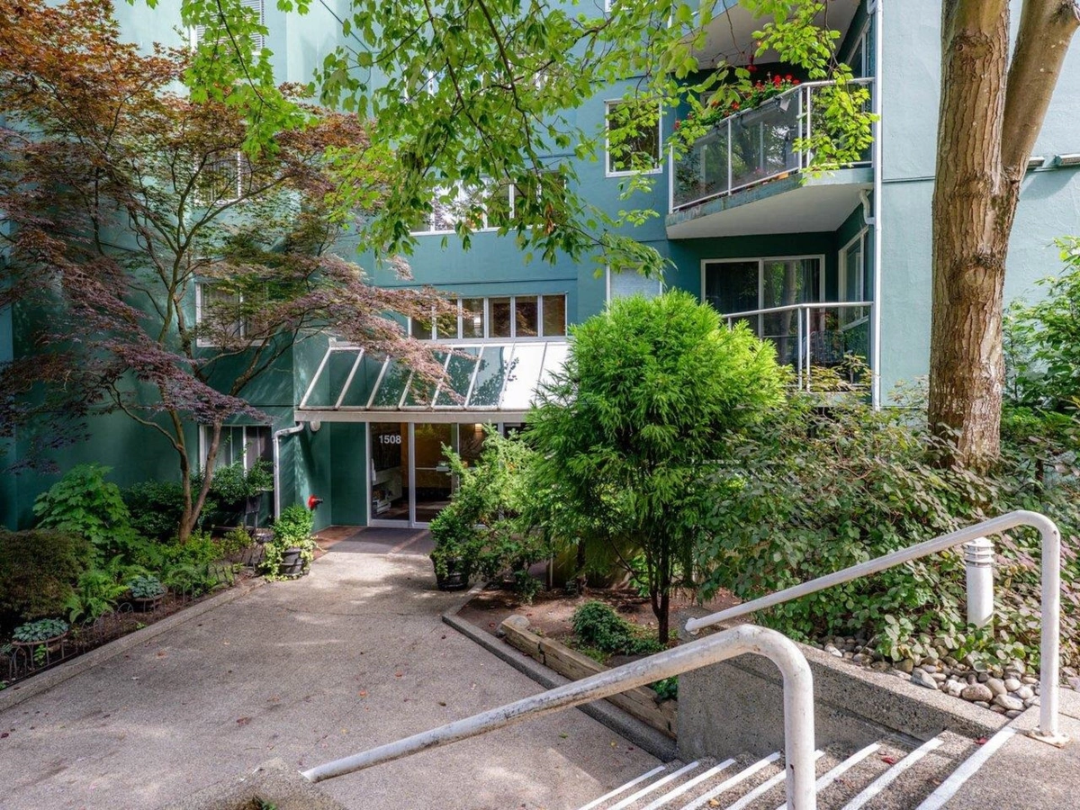 Staircase Photo of 604 1508 Mariner Walk, Vancouver, BC