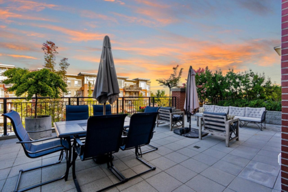 203 2950 King George Boulevard, Surrey, BC, Surrey — Apartment/Condo for sale