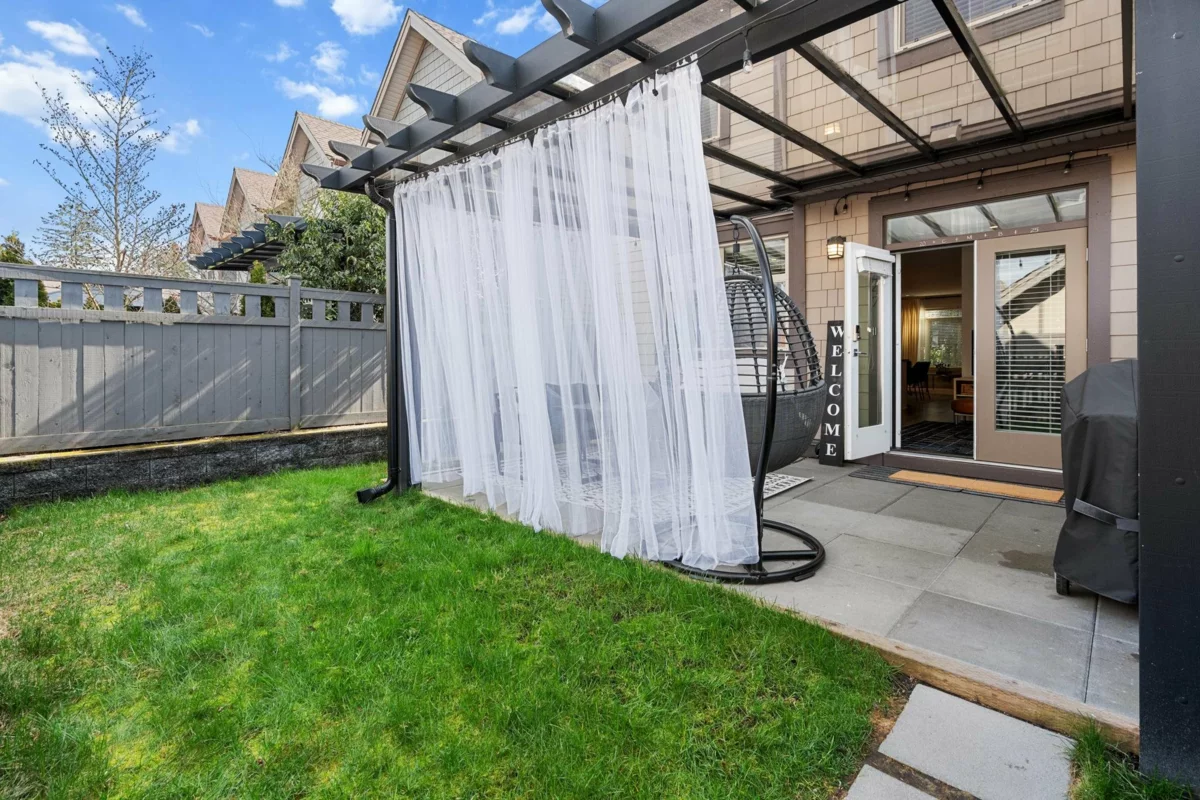 Backyard Photo of 16447 24 Avenue, Surrey, BC