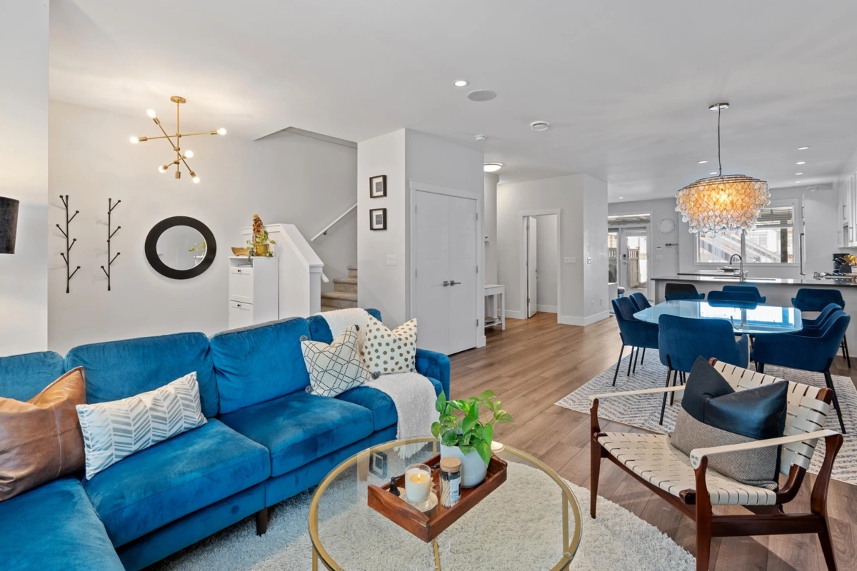 Breakfast Nook Photo of 16447 24 Avenue, Surrey, BC