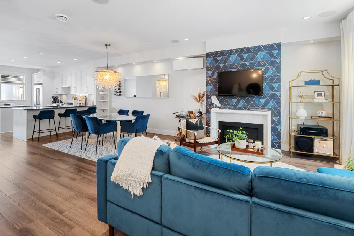 Kitchen Island Photo of 16447 24 Avenue, Surrey, BC