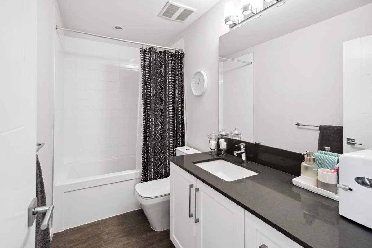 Office / Den Photo of 16447 24 Avenue, Surrey, BC