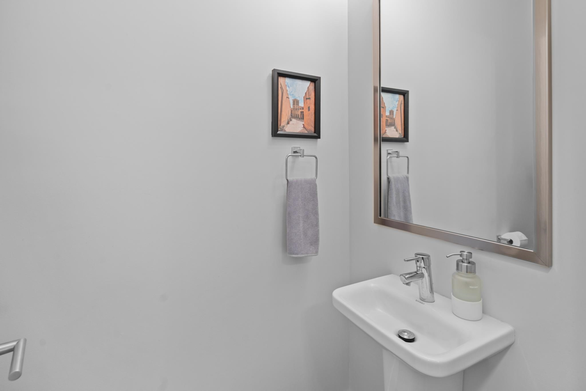 Walk-In Closet Photo of 16447 24 Avenue, Surrey, BC