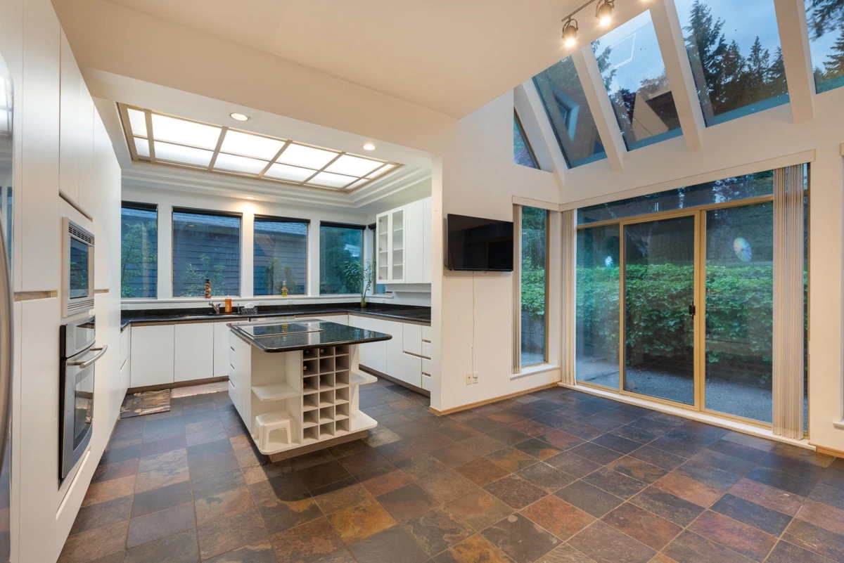 Kitchen Island Photo of 4779 Woodley Drive, West Vancouver, BC