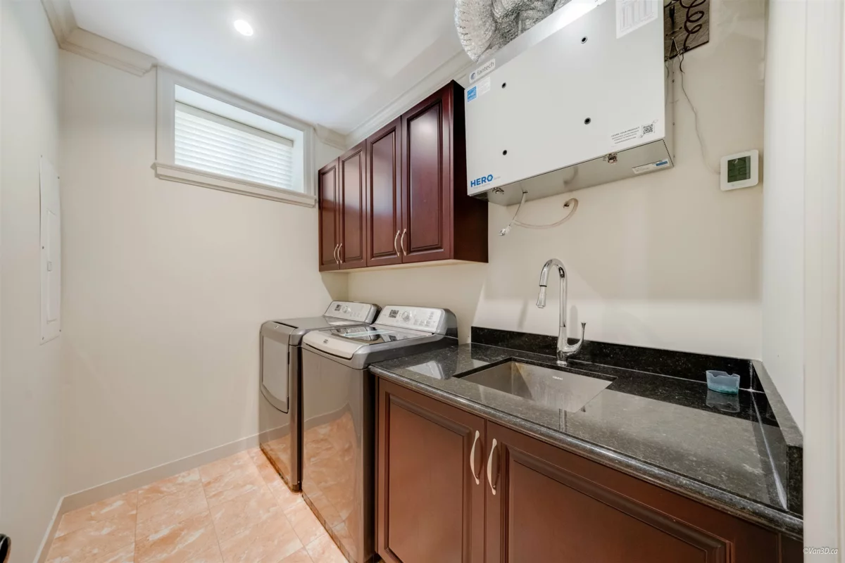 Garden / Landscaping Photo of 6633 Neal Street, Vancouver, BC