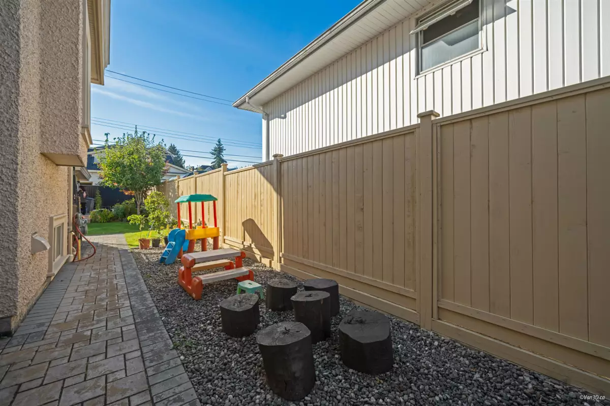 Hot Tub / Spa Photo of 6633 Neal Street, Vancouver, BC