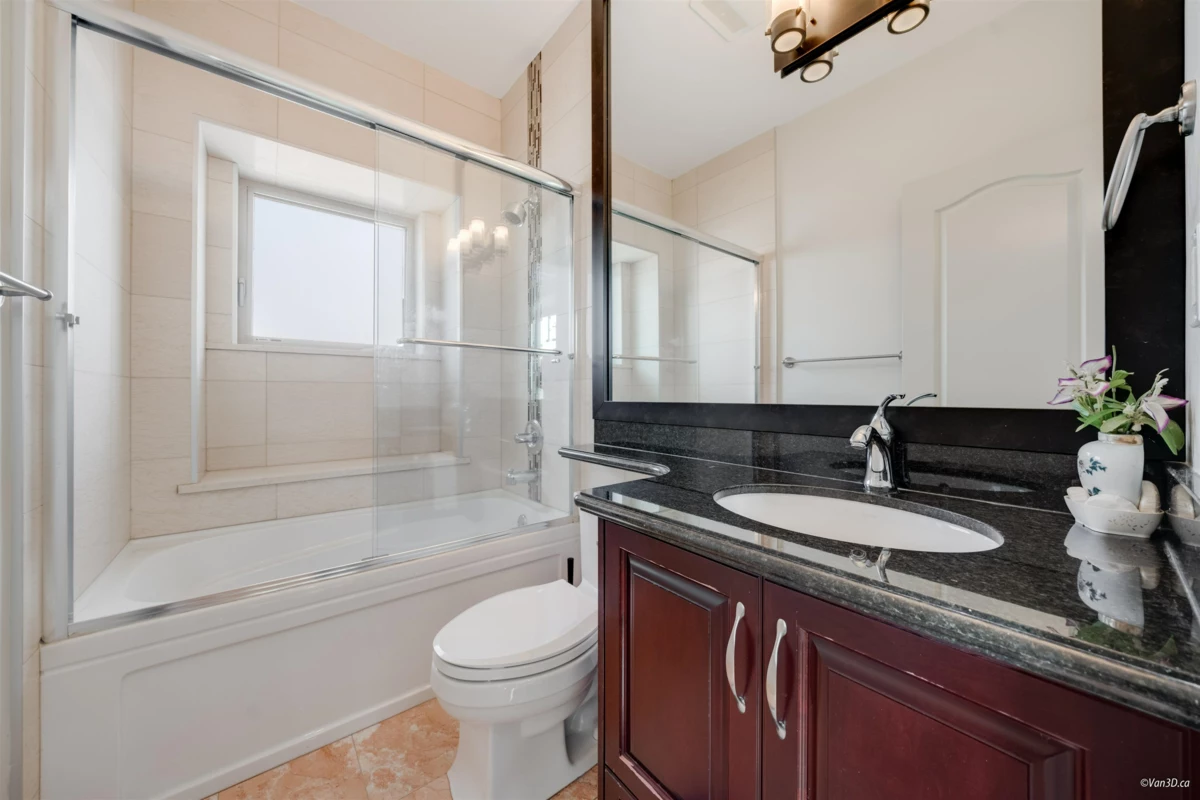 Laundry Room Photo of 6633 Neal Street, Vancouver, BC