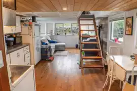 GNB 21 415 W Esplanade Avenue, North Vancouver, BC