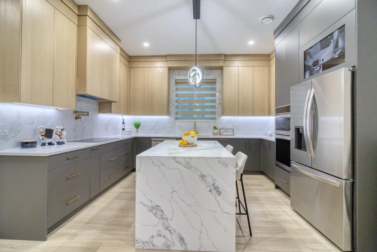 Family Room Photo of 9112 156 Street, Surrey, BC