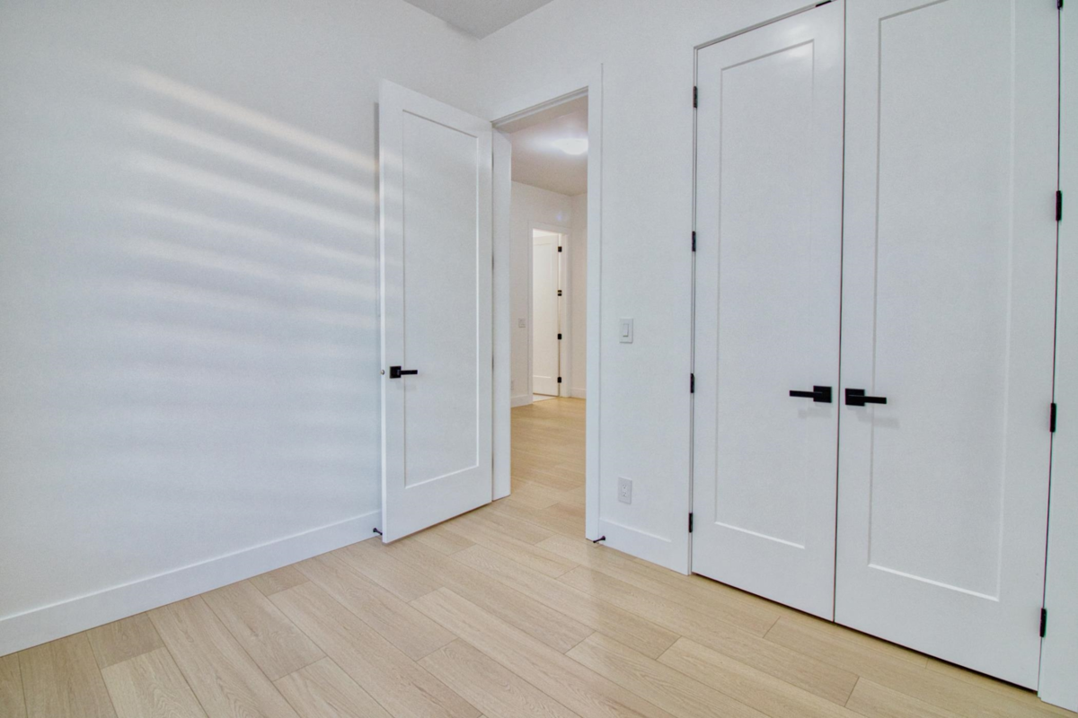 Mudroom Photo of 9112 156 Street, Surrey, BC