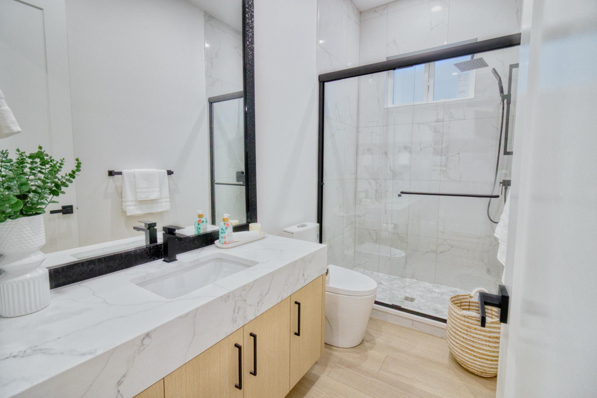 Primary Bathroom Photo of 9112 156 Street, Surrey, BC