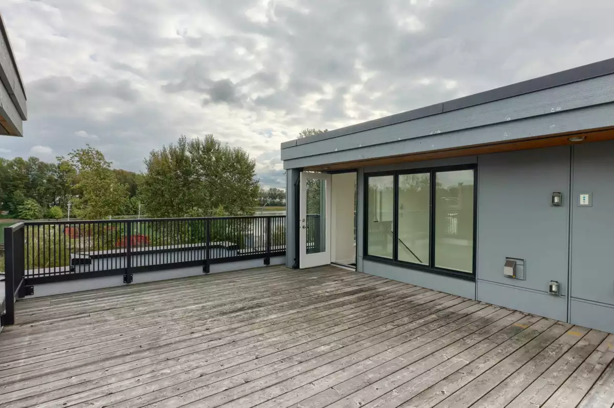 Basement Recreation Room Photo of 6 629 South Dyke Road, New Westminster, BC