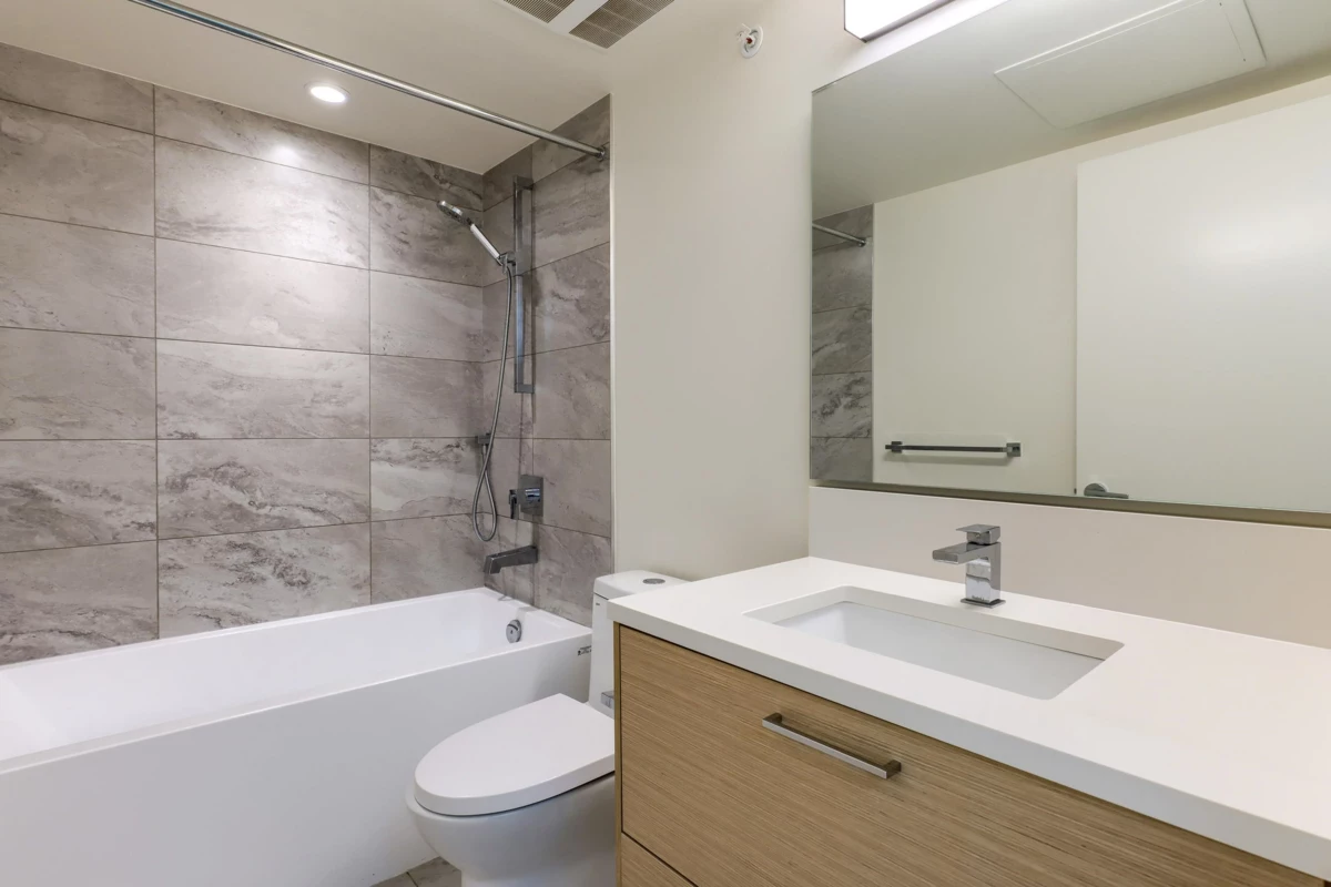 Guest Bathroom Photo of 6 629 South Dyke Road, New Westminster, BC