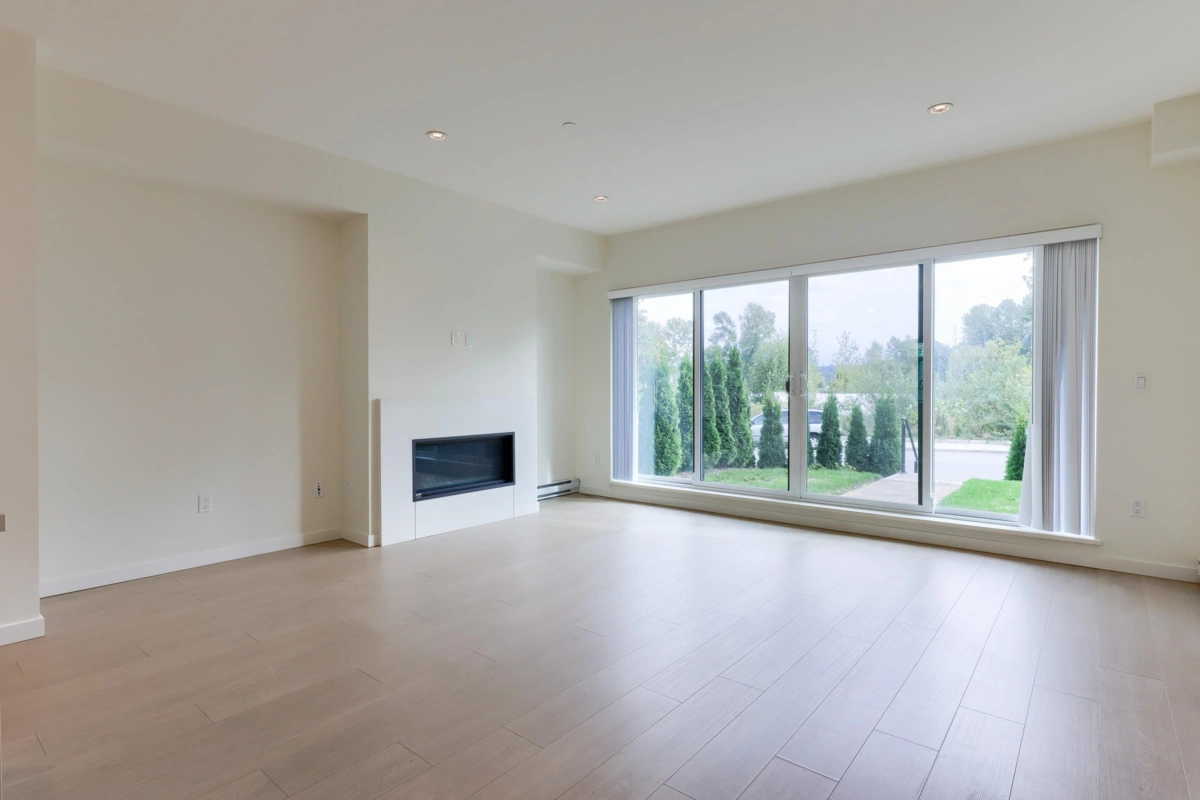 Kitchen Island Photo of 6 629 South Dyke Road, New Westminster, BC