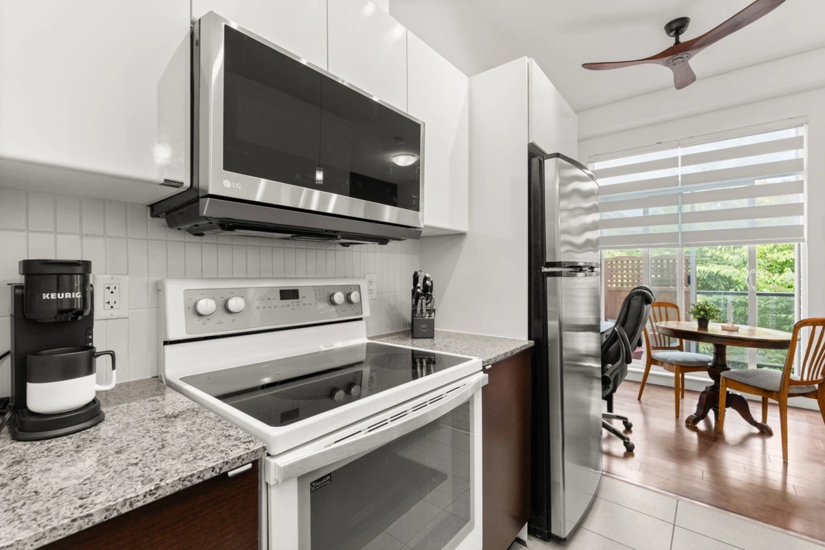 Breakfast Nook Photo of 524 13733 107a Avenue, Surrey, BC