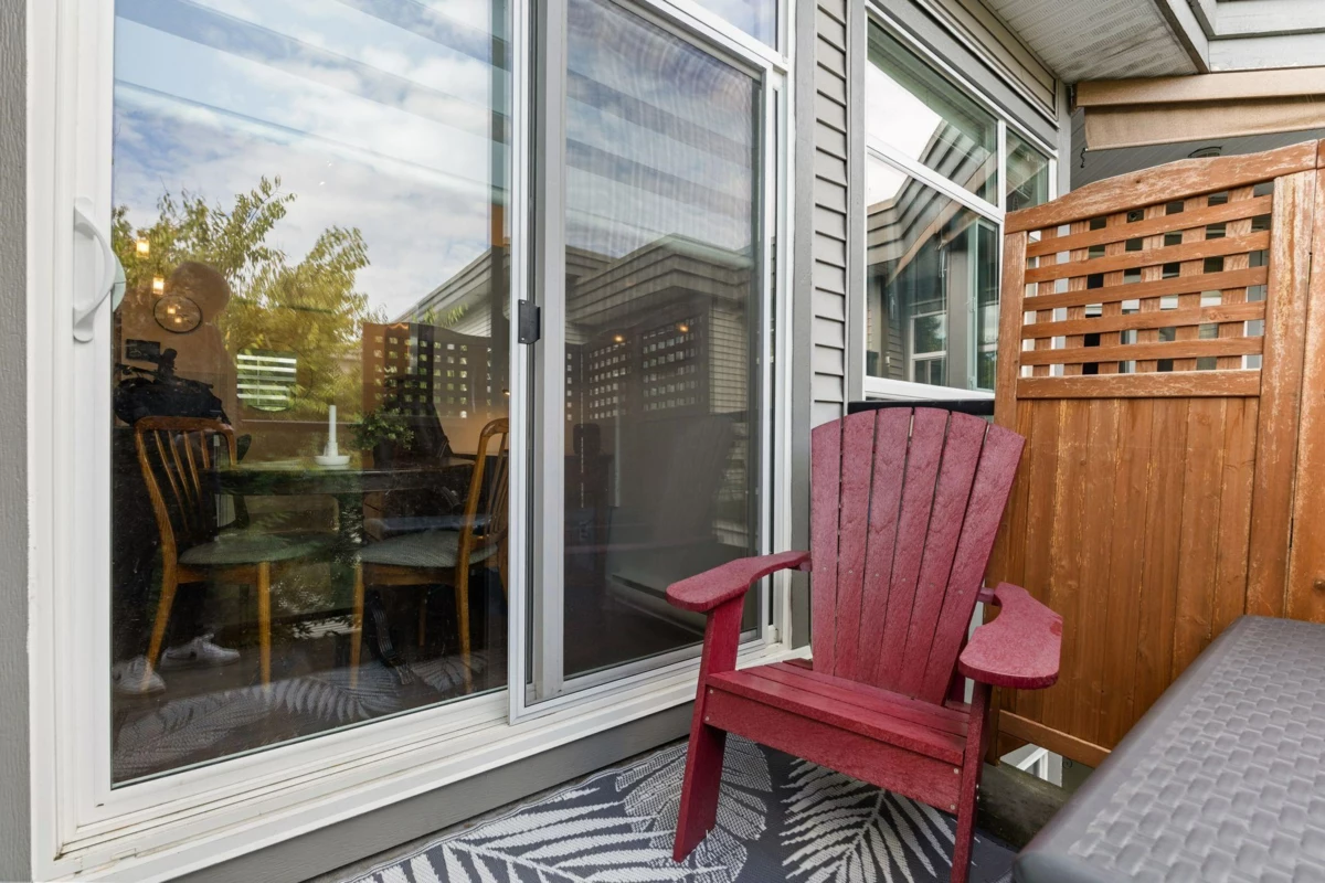 Laundry Room Photo of 524 13733 107a Avenue, Surrey, BC