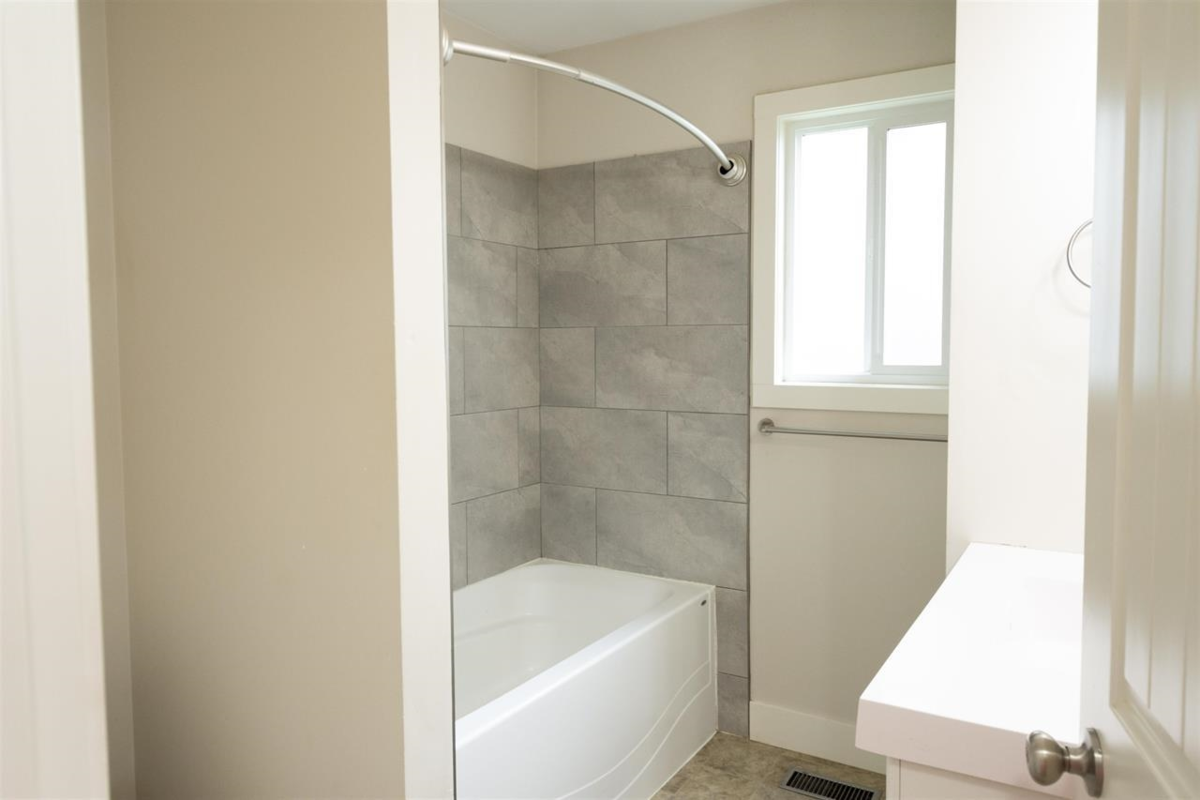 Primary Bathroom Photo of 19 5648 Vedder Road, Chilliwack, BC